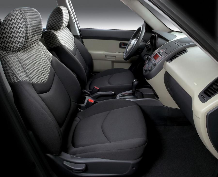  Kia Soul 2010 года  (фото 33 из 49)